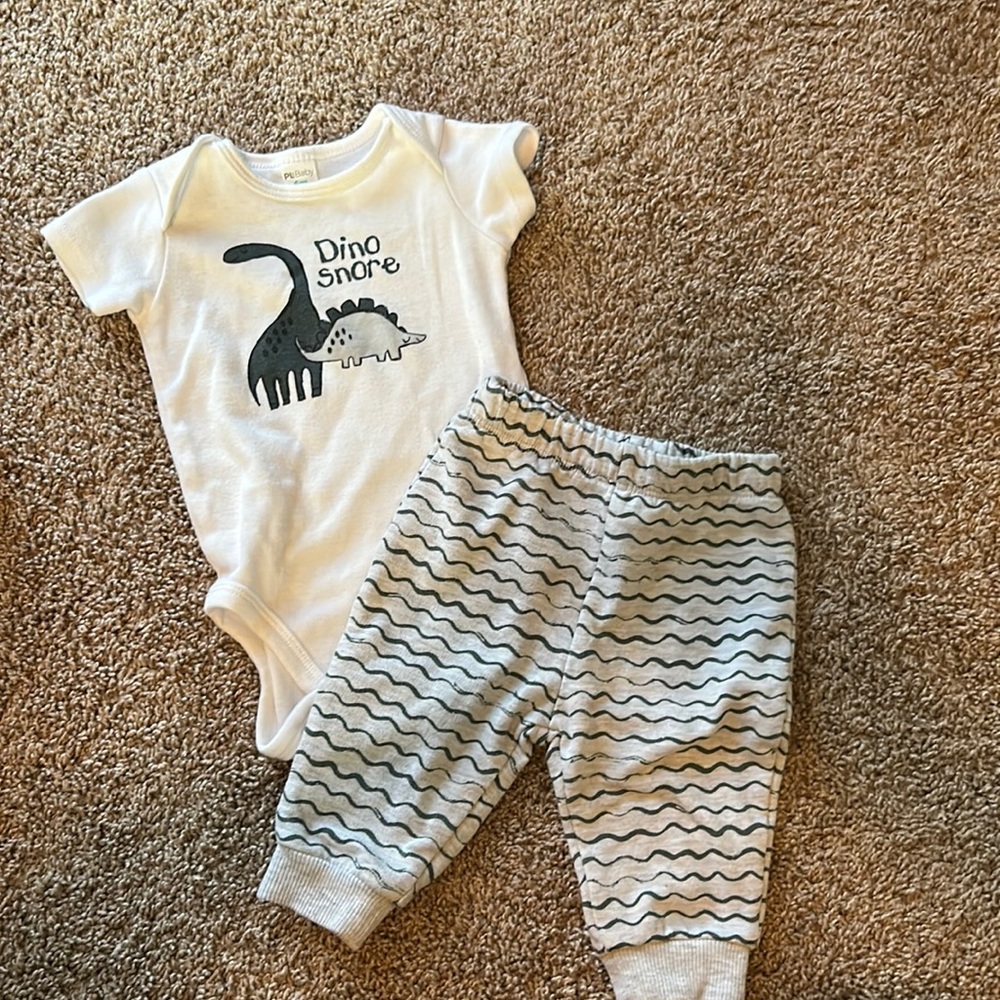 PL: Baby DinoSnore outfit